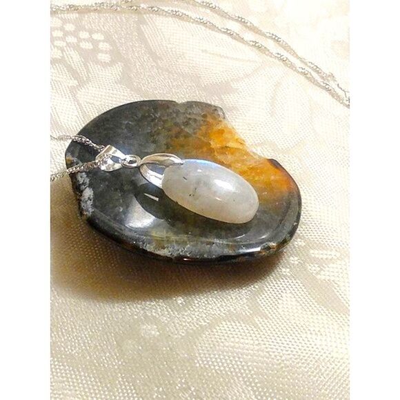 MOONSTONE WITH BLUE FLASH PENDANT STERLING SILVER CHAIN AND MOUNT - Picture 4 of 7